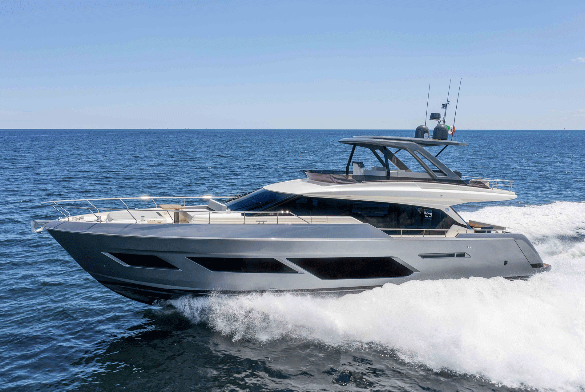 Ferretti Yachts 720 